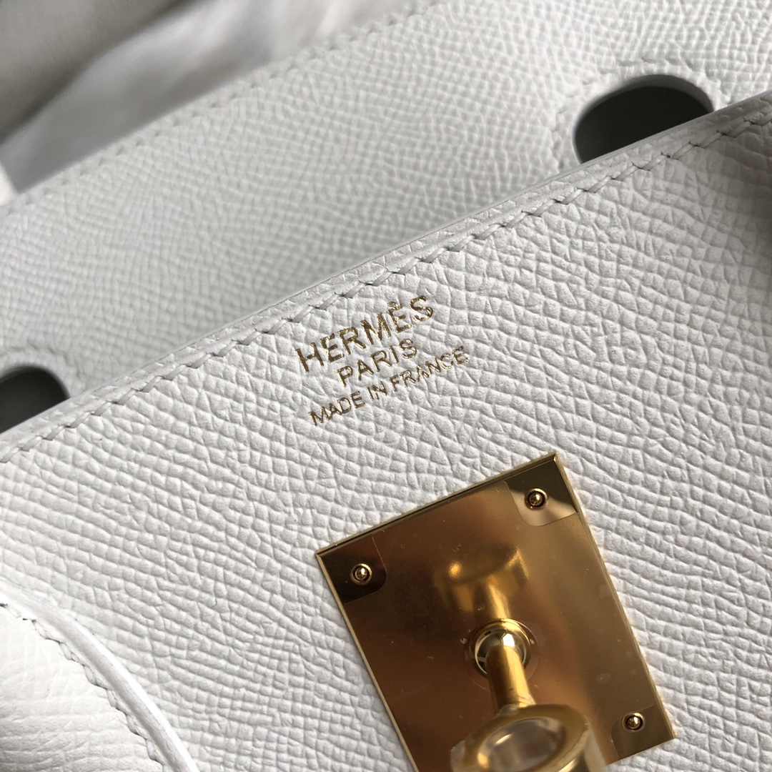 에르메스 버킨백30 화이트 금장 앱송